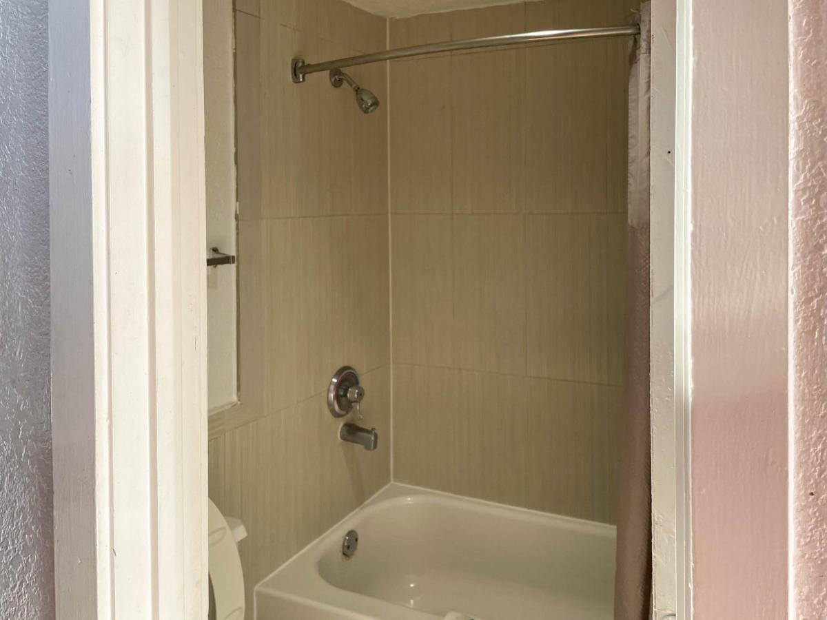 Studio 6 Houston Tx Brookhollow المظهر الخارجي الصورة